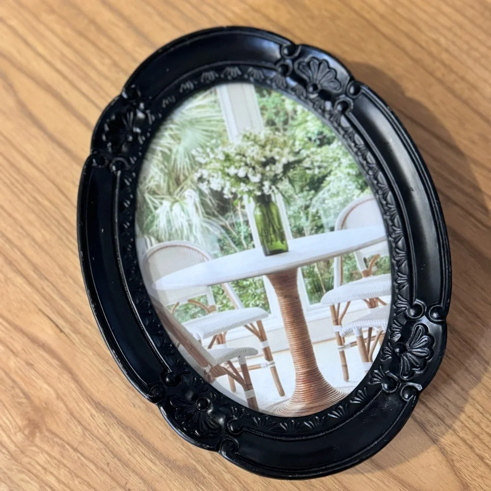 Vintage |Decorel Heirloom Oval  Black Color Ornate Photo Frame For 5”x7” Photos,